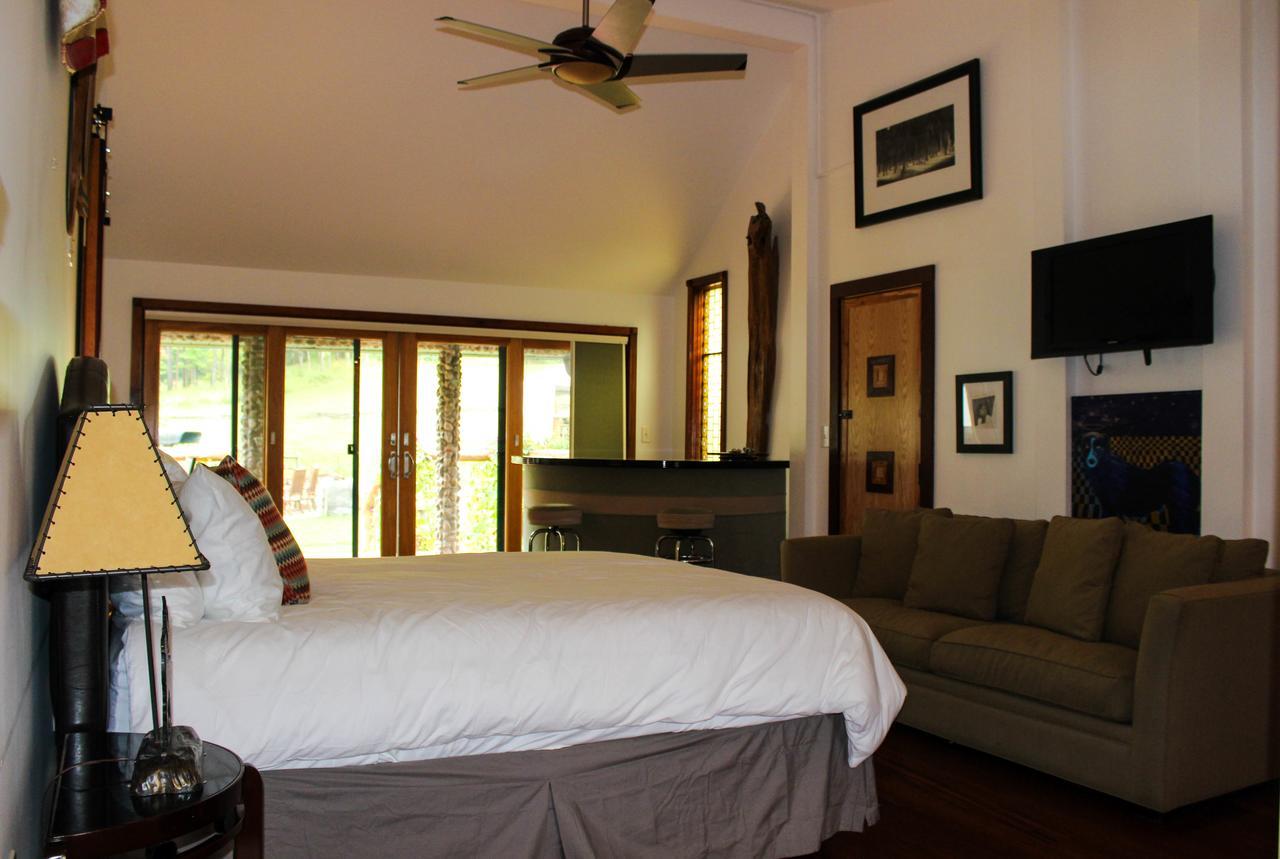 New Park Retreat Otel Ithaca Dış mekan fotoğraf
