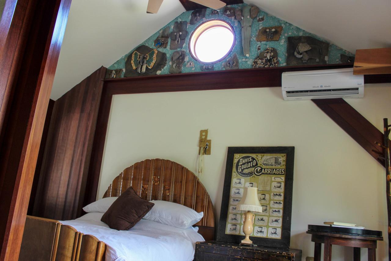 New Park Retreat Otel Ithaca Dış mekan fotoğraf